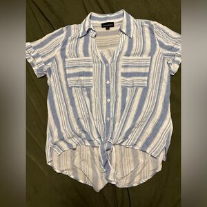 LAST CHANCE-DONATING 10/14 
Fortune and Ivy Striped Linen Top